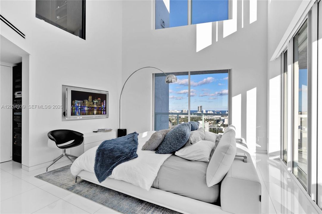 For Rent: $39,200 (3 beds, 3 baths, 4750 Square Feet)