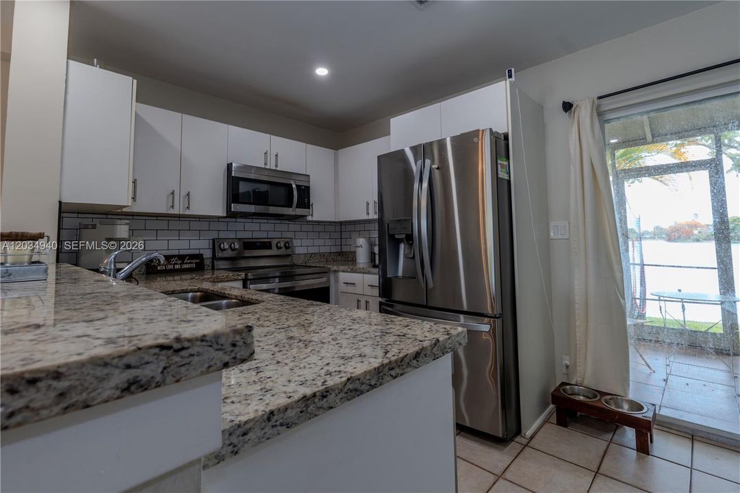 For Sale: $369,990 (2 beds, 1 baths, 1120 Square Feet)