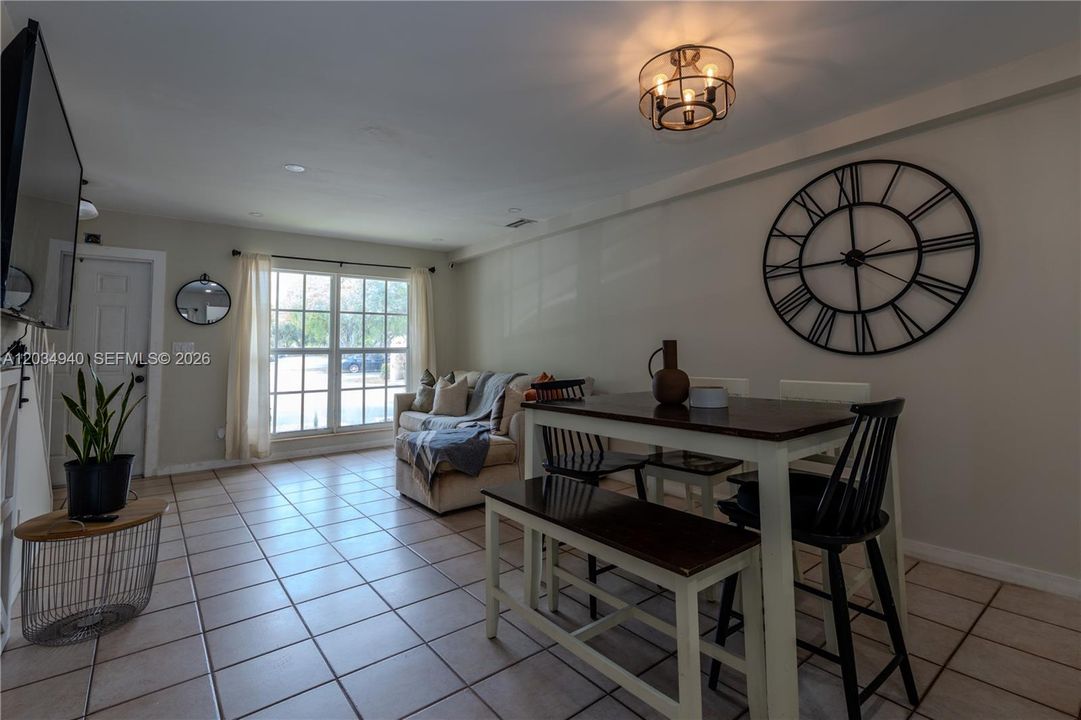 For Sale: $369,990 (2 beds, 1 baths, 1120 Square Feet)
