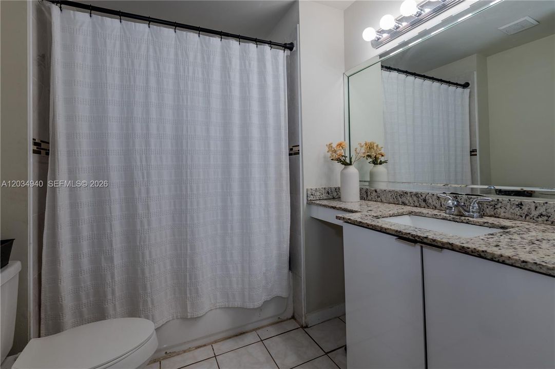 For Sale: $369,990 (2 beds, 1 baths, 1120 Square Feet)