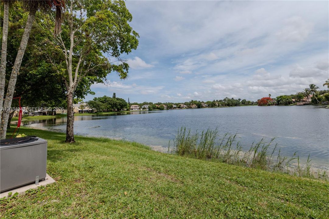For Sale: $369,990 (2 beds, 1 baths, 1120 Square Feet)