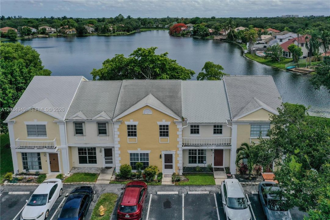 For Sale: $369,990 (2 beds, 1 baths, 1120 Square Feet)