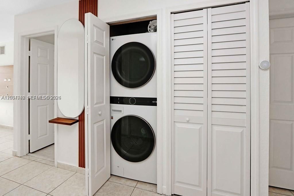 For Rent: $2,500 (2 beds, 2 baths, 730 Square Feet)