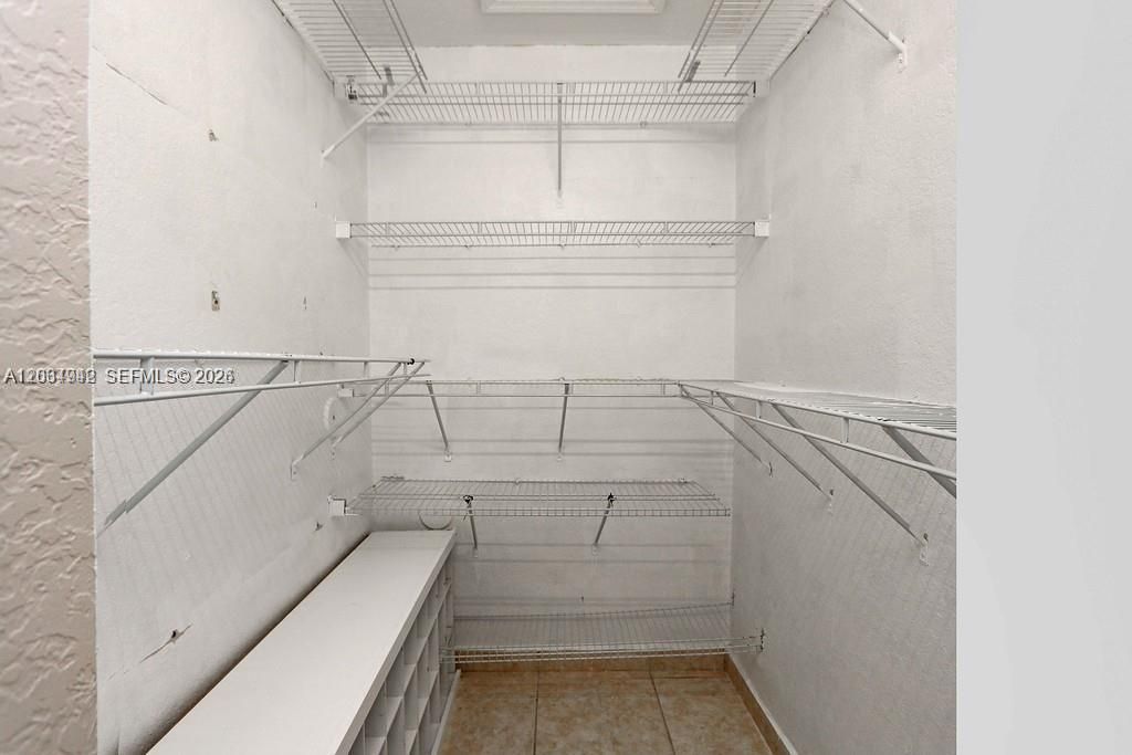 For Rent: $2,500 (2 beds, 2 baths, 730 Square Feet)