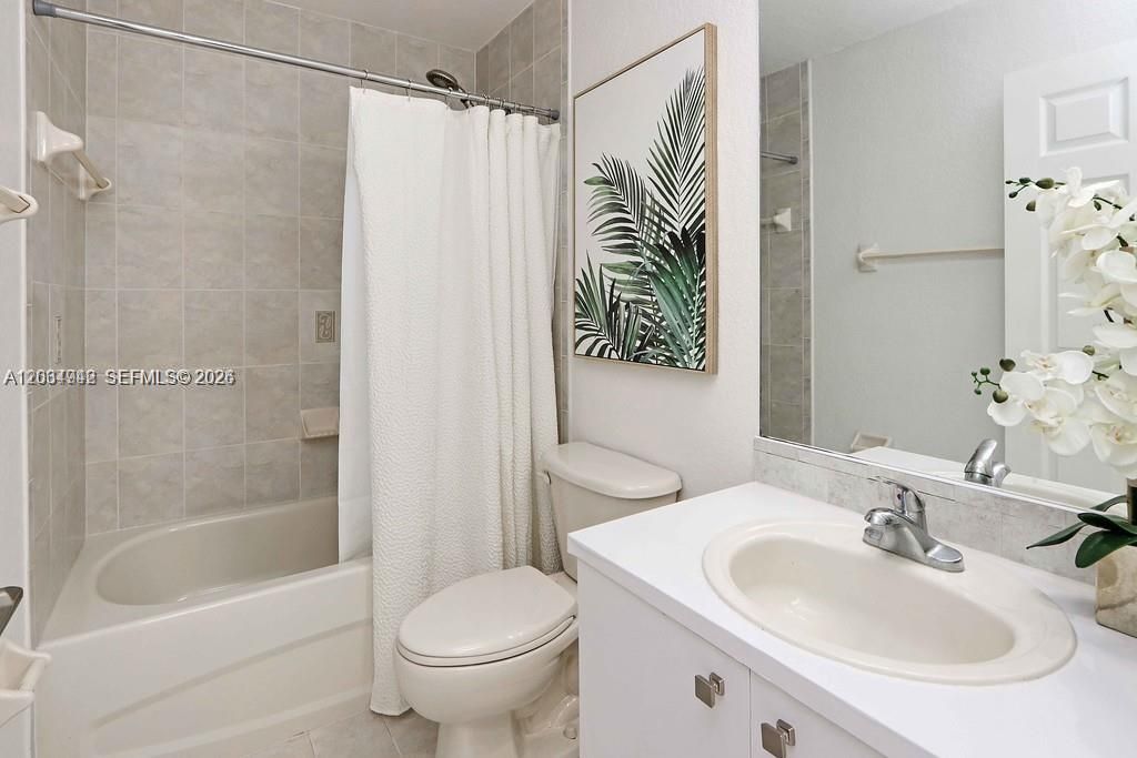 For Rent: $2,500 (2 beds, 2 baths, 730 Square Feet)