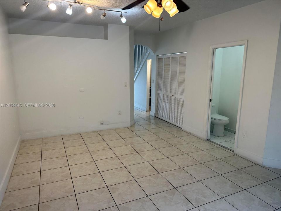 For Sale: $260,000 (3 beds, 2 baths, 1452 Square Feet)