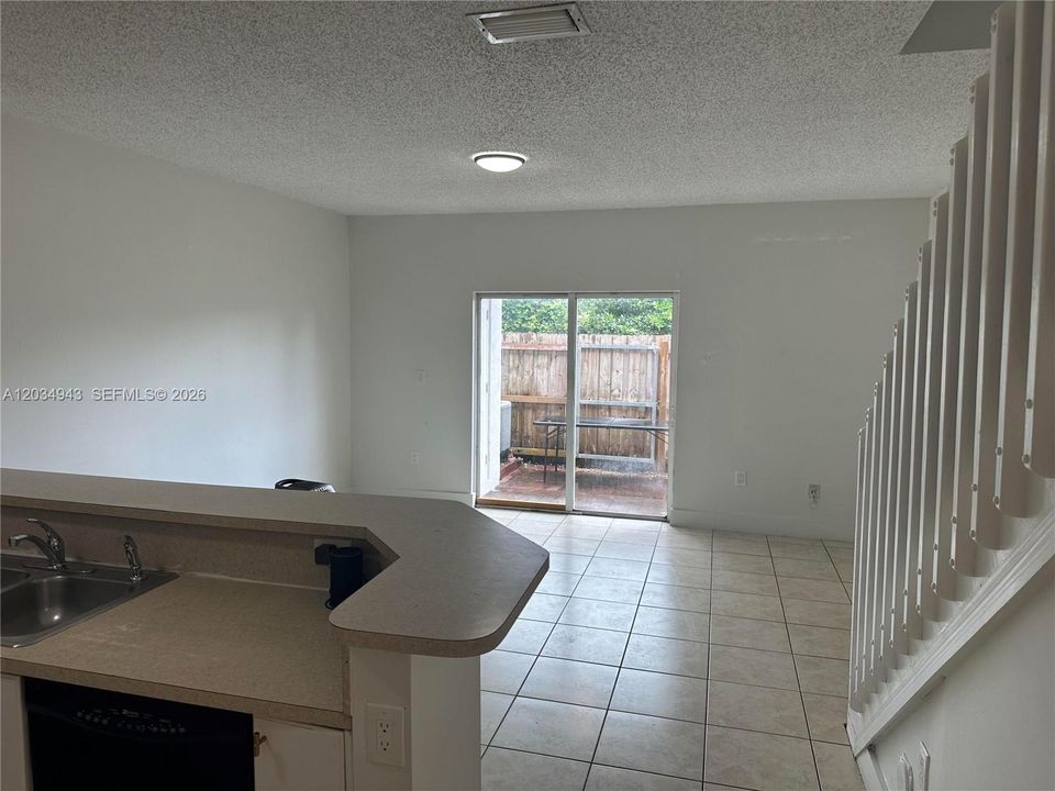 For Sale: $260,000 (3 beds, 2 baths, 1452 Square Feet)