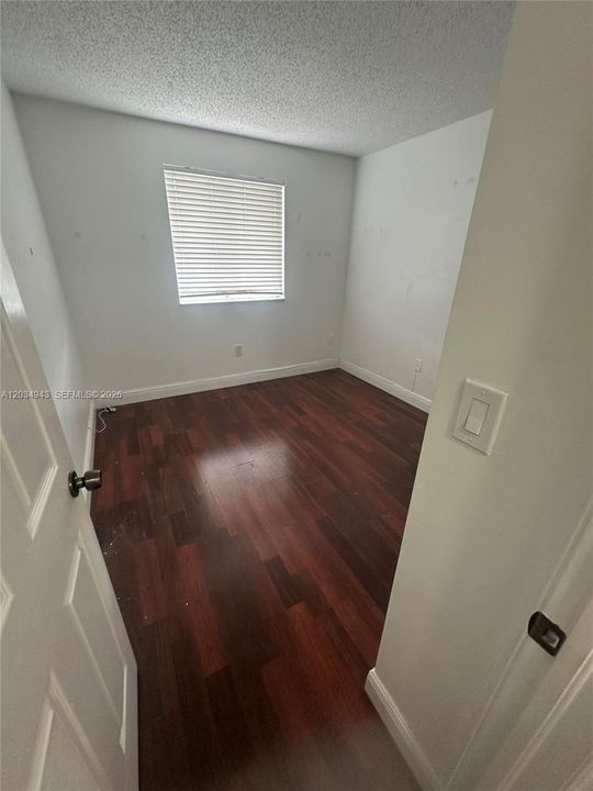 For Sale: $260,000 (3 beds, 2 baths, 1452 Square Feet)
