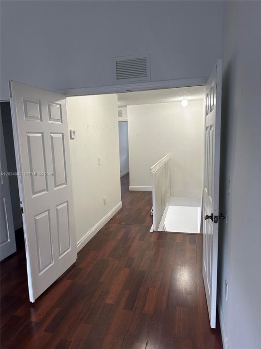 For Sale: $260,000 (3 beds, 2 baths, 1452 Square Feet)