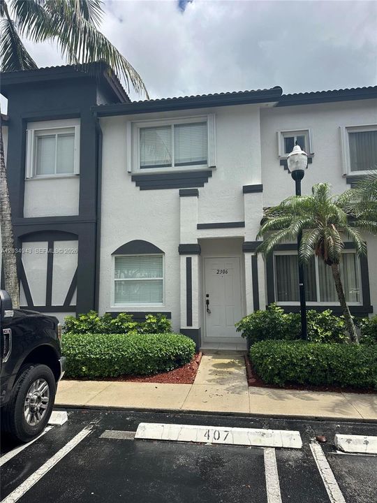 For Sale: $260,000 (3 beds, 2 baths, 1452 Square Feet)