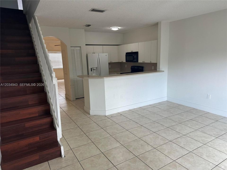 For Sale: $260,000 (3 beds, 2 baths, 1452 Square Feet)
