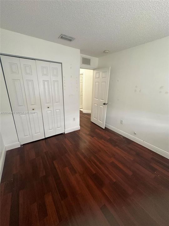 For Sale: $260,000 (3 beds, 2 baths, 1452 Square Feet)
