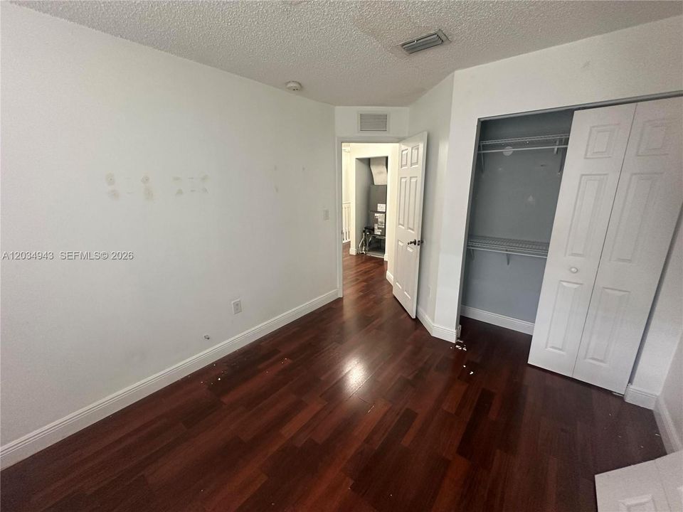 For Sale: $260,000 (3 beds, 2 baths, 1452 Square Feet)