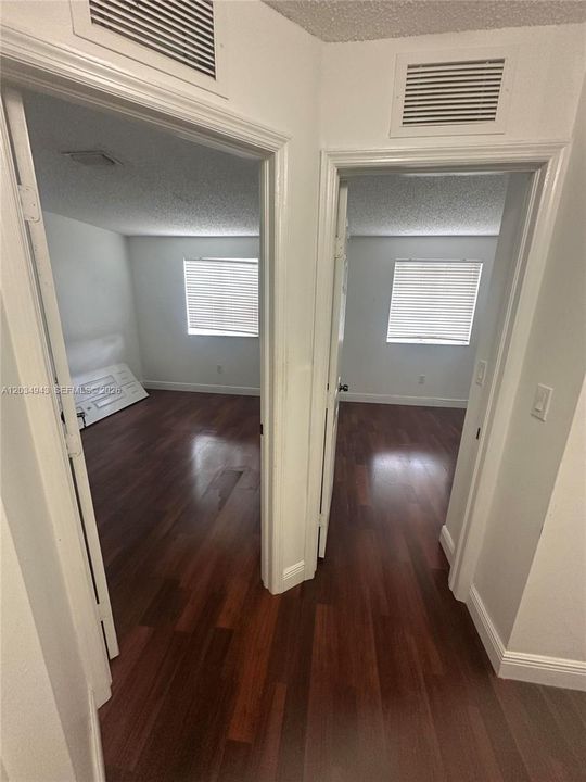 For Sale: $260,000 (3 beds, 2 baths, 1452 Square Feet)