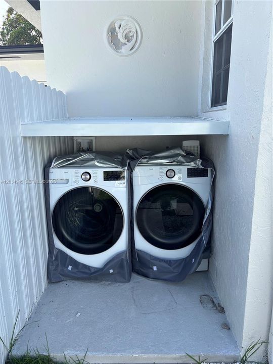 В аренду: $3,300 (2 спален, 2 ванн, 1000 Квадратных фут)