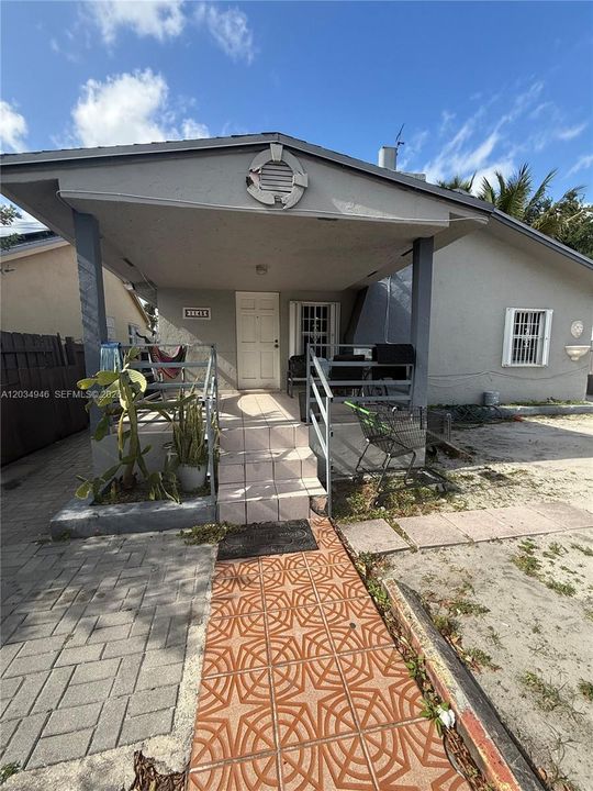 For Sale: $650,000 (5 beds, 4 baths, 2128 Square Feet)