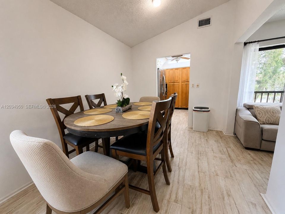 For Rent: $2,950 (3 beds, 2 baths, 1396 Square Feet)