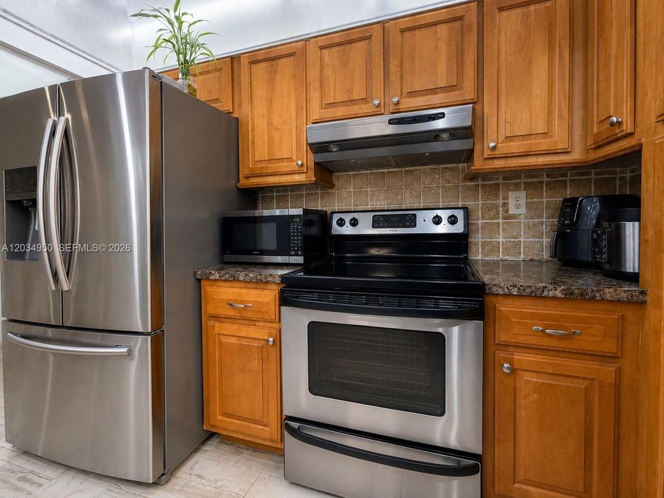 For Rent: $2,950 (3 beds, 2 baths, 1396 Square Feet)