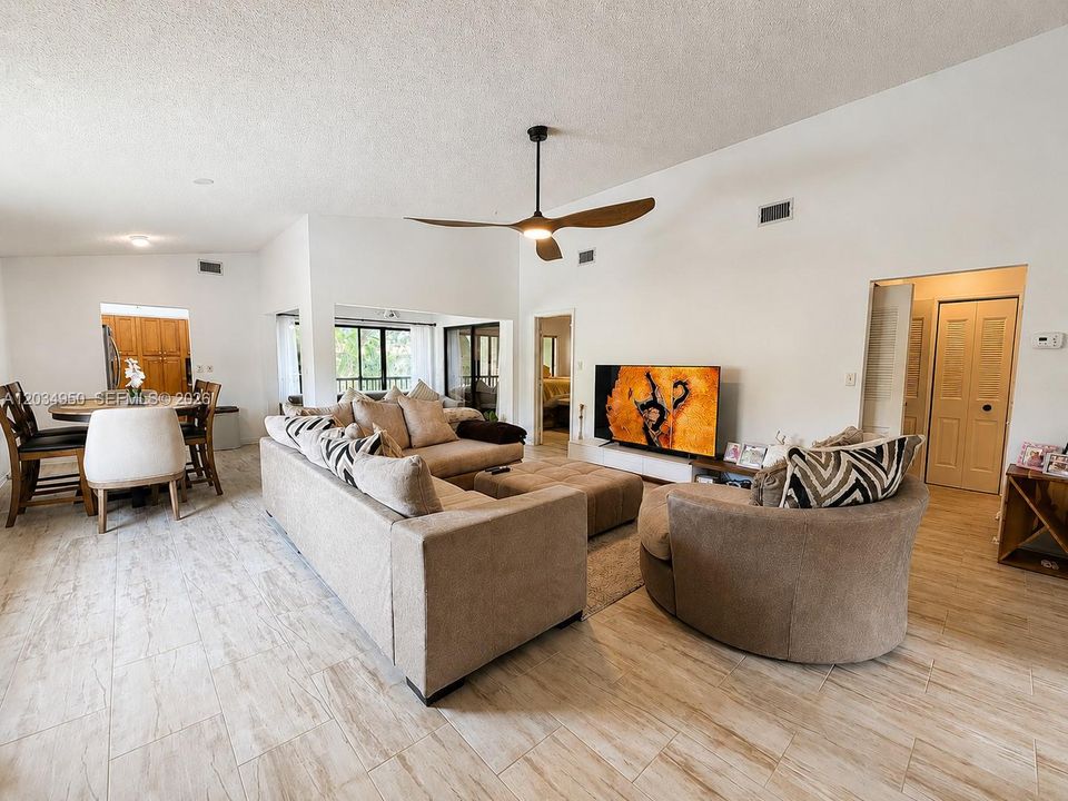 For Rent: $2,950 (3 beds, 2 baths, 1396 Square Feet)