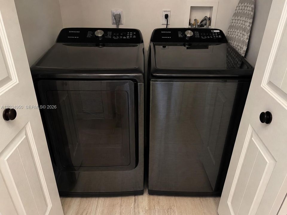 For Rent: $2,950 (3 beds, 2 baths, 1396 Square Feet)