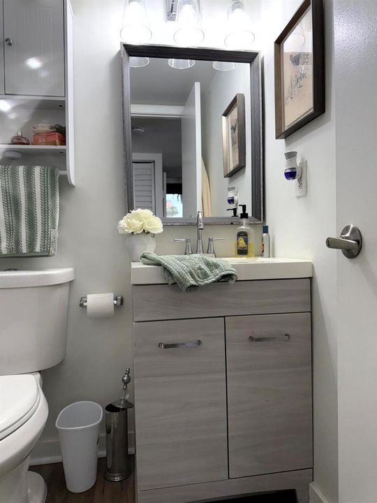 2nd Bathroom