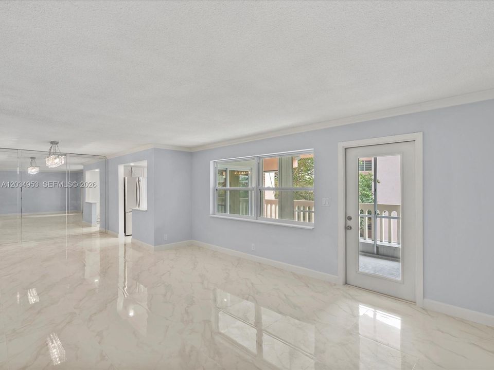 For Sale: $260,000 (2 beds, 2 baths, 1070 Square Feet)
