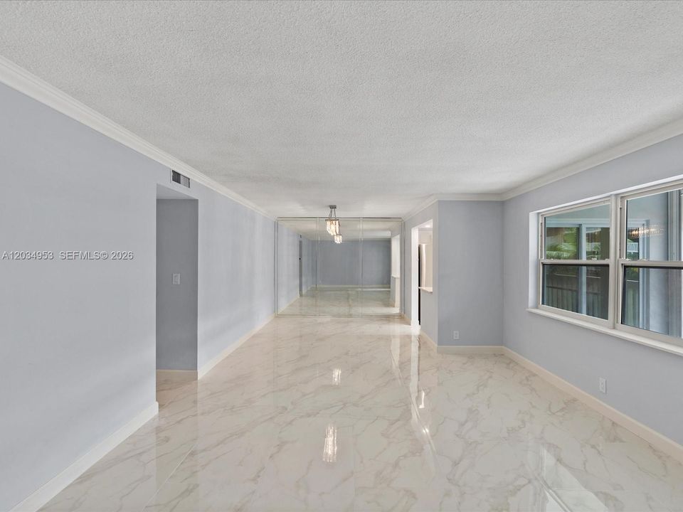 For Sale: $260,000 (2 beds, 2 baths, 1070 Square Feet)