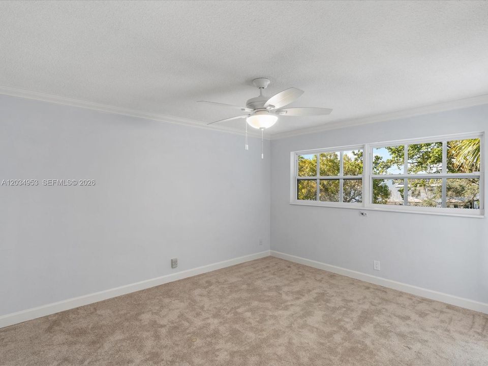 For Sale: $260,000 (2 beds, 2 baths, 1070 Square Feet)