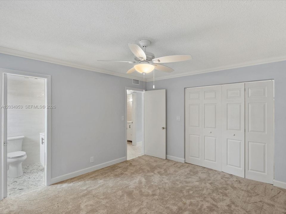 For Sale: $260,000 (2 beds, 2 baths, 1070 Square Feet)