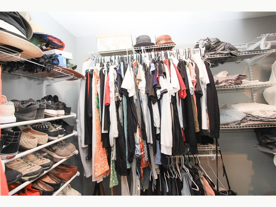 En Renta: $3,200 (4 camas, 2 baños, 1550 Pies cuadrados)