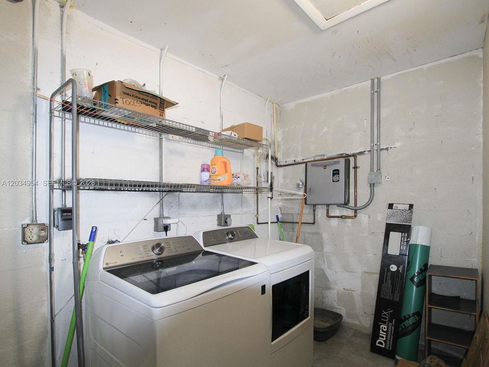 En Renta: $3,200 (4 camas, 2 baños, 1550 Pies cuadrados)