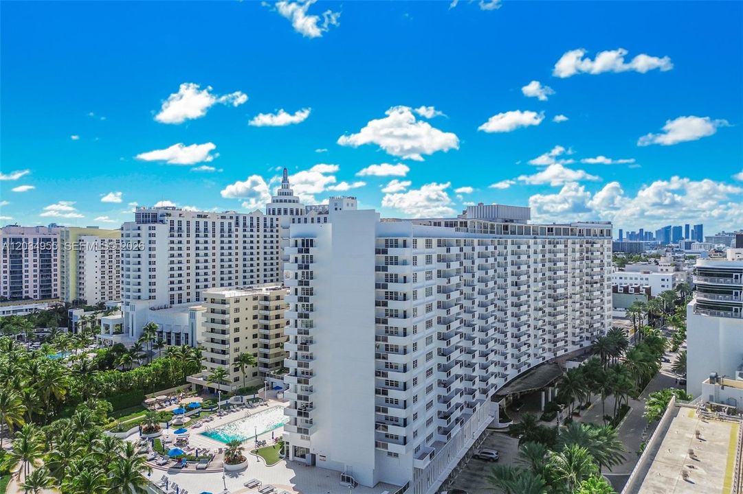 待售: $499,900 (1 贝兹, 1 浴室, 820 平方英尺)