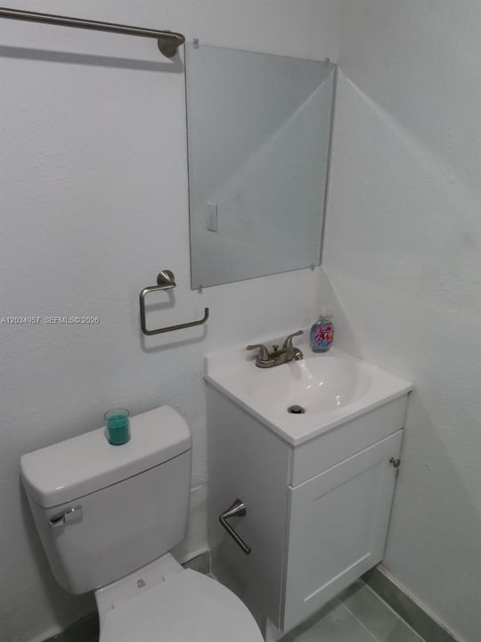For Rent: $1,100 (1 beds, 1 baths, 1604 Square Feet)