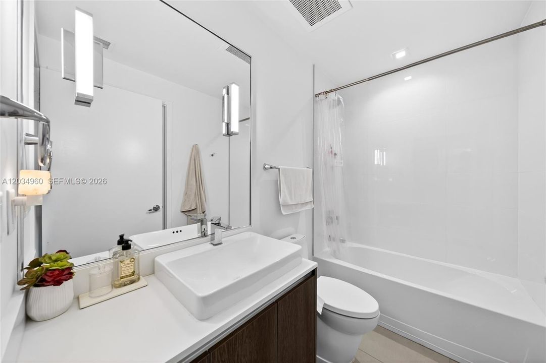 На продажу: $1,185,000 (2 спален, 2 ванн, 1792 Квадратных фут)