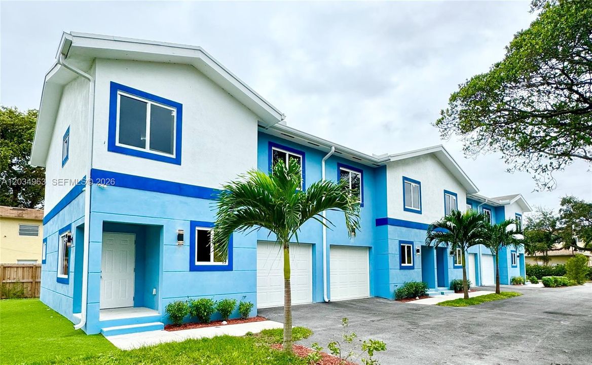 For Rent: $3,300 (3 beds, 2 baths, 1850 Square Feet)