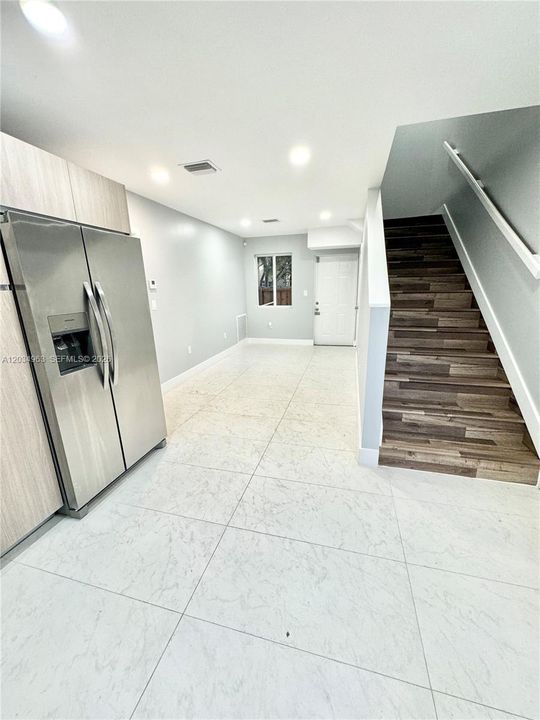 For Rent: $3,300 (3 beds, 2 baths, 1850 Square Feet)