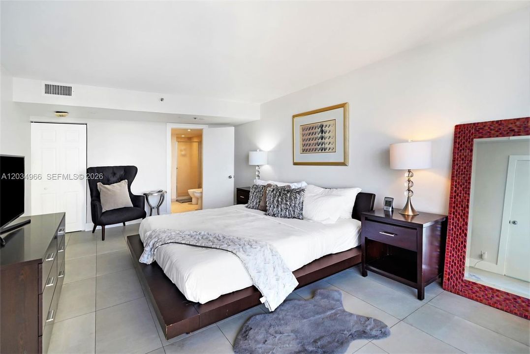 En Venta: $745,000 (2 camas, 2 baños, 1390 Pies cuadrados)
