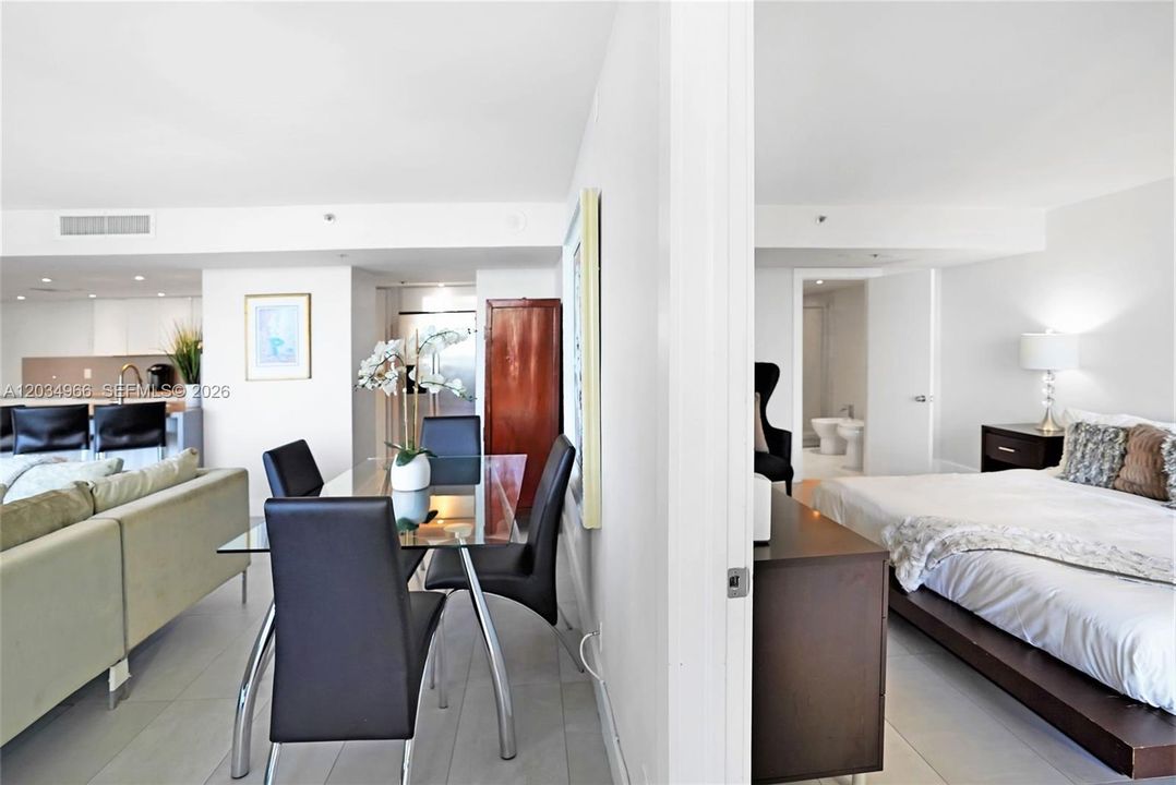 En Venta: $745,000 (2 camas, 2 baños, 1390 Pies cuadrados)