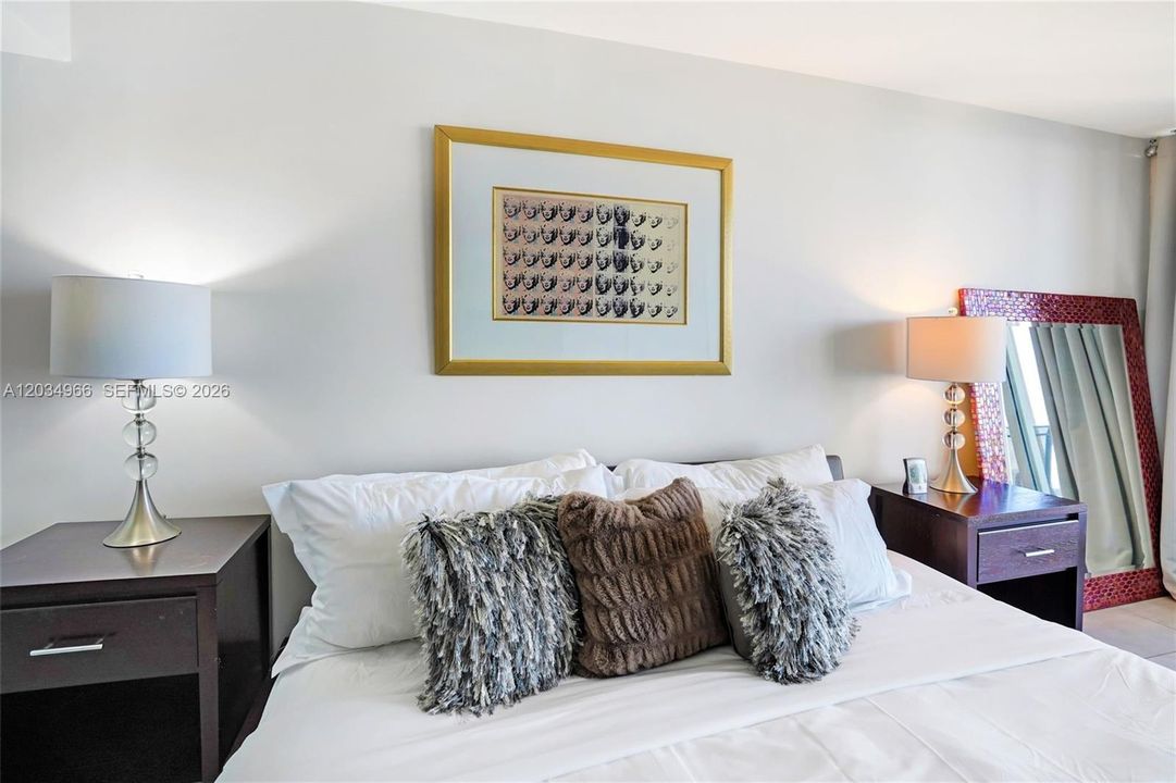 En Venta: $745,000 (2 camas, 2 baños, 1390 Pies cuadrados)