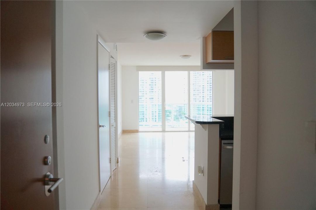 For Sale: $417,700 (1 beds, 1 baths, 757 Square Feet)