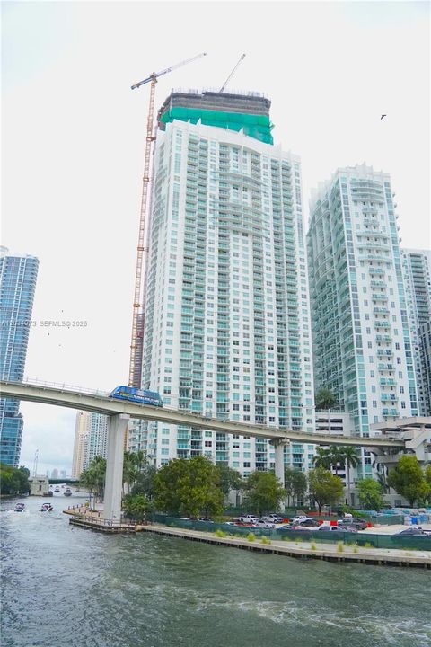 For Sale: $417,700 (1 beds, 1 baths, 757 Square Feet)