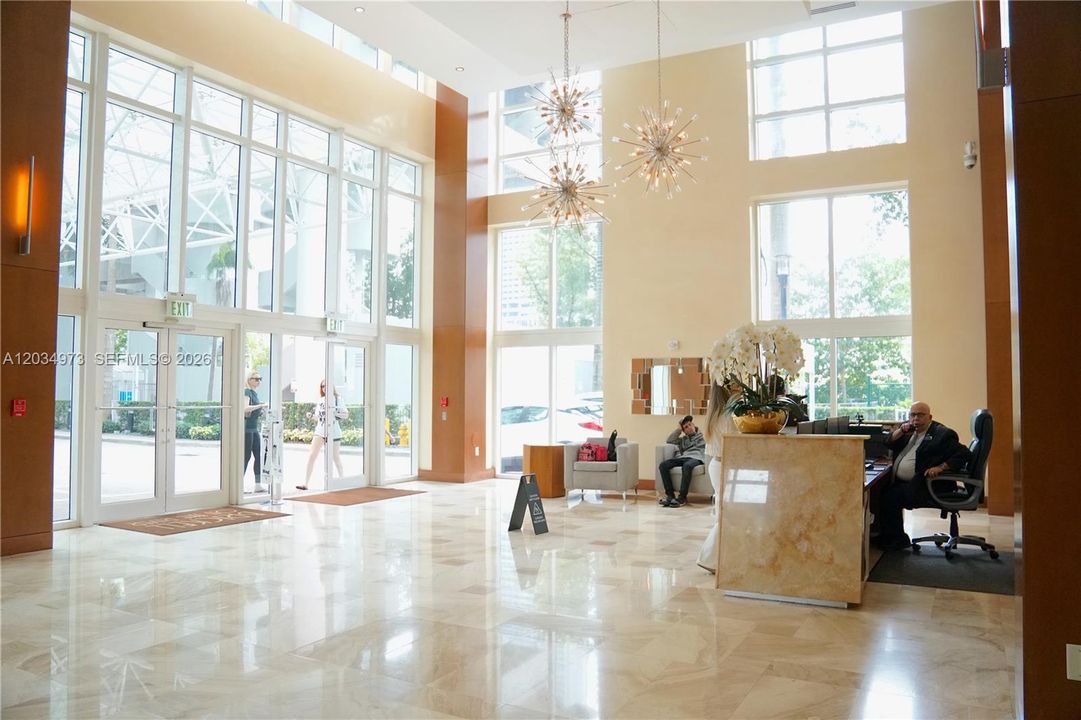For Sale: $417,700 (1 beds, 1 baths, 757 Square Feet)