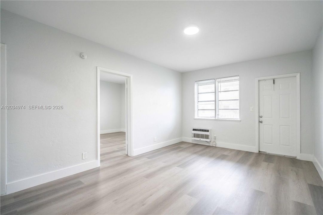 For Rent: $1,750 (1 beds, 1 baths, 650 Square Feet)