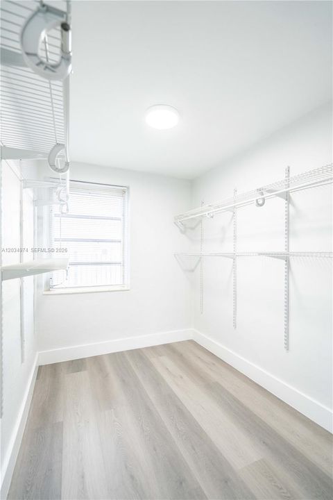 For Rent: $1,750 (1 beds, 1 baths, 650 Square Feet)