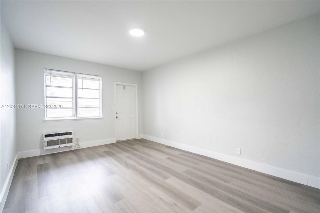For Rent: $1,750 (1 beds, 1 baths, 650 Square Feet)