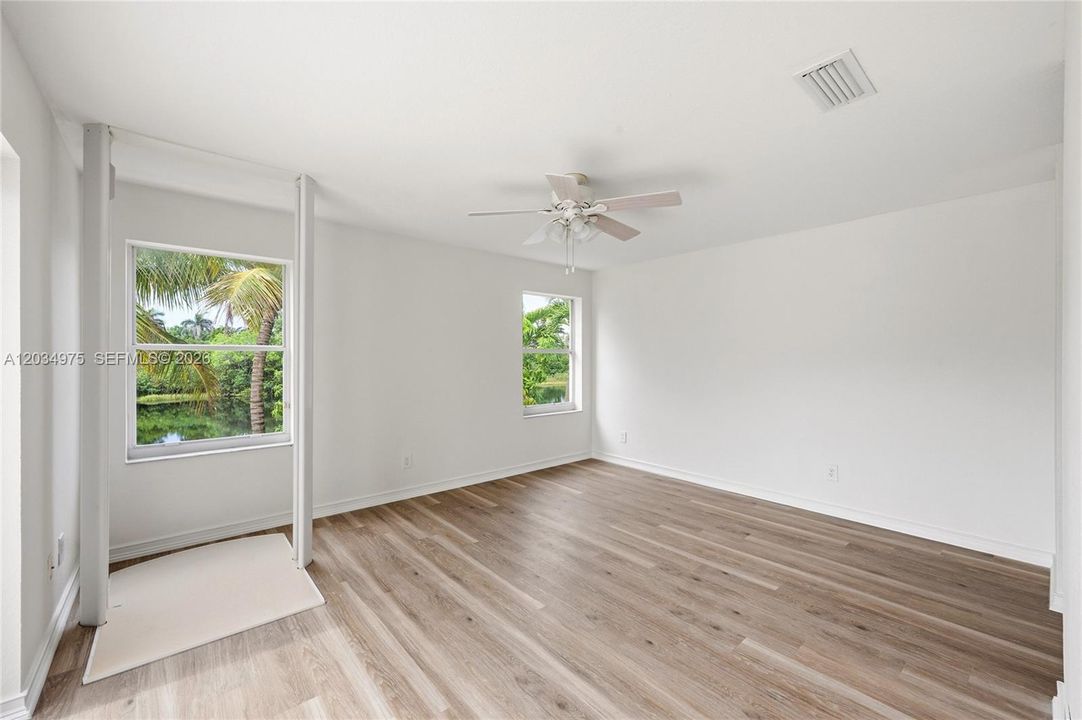 En Venta: $795,000 (4 camas, 2 baños, 2347 Pies cuadrados)