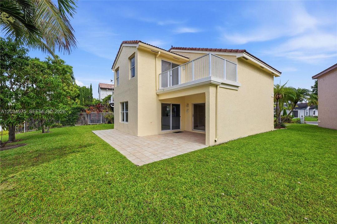 En Venta: $795,000 (4 camas, 2 baños, 2347 Pies cuadrados)