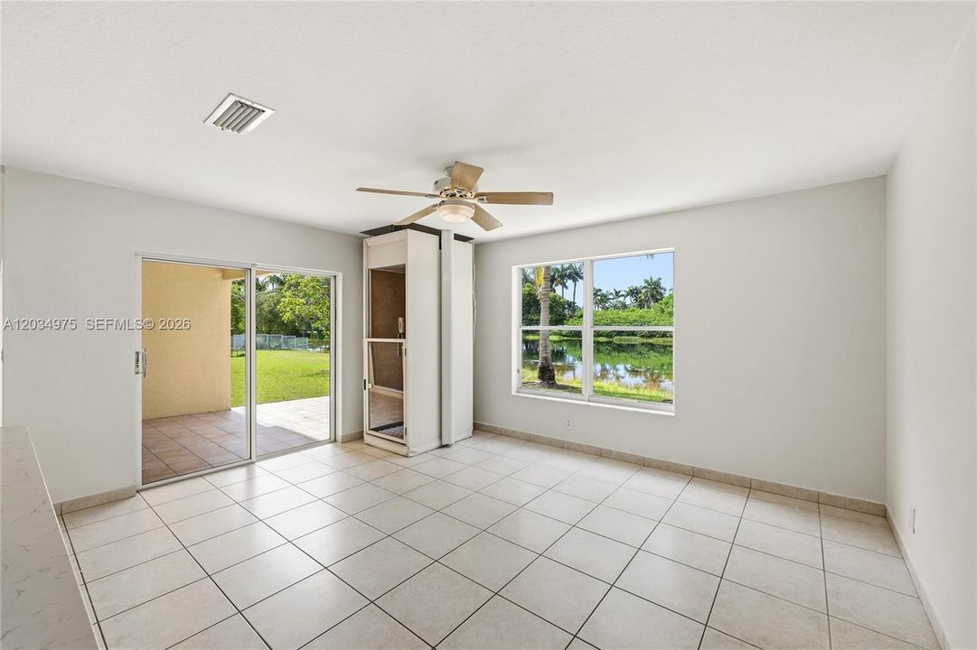 En Venta: $795,000 (4 camas, 2 baños, 2347 Pies cuadrados)