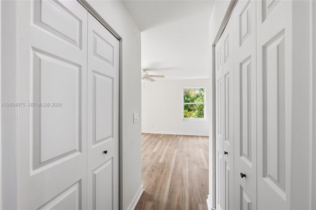 En Venta: $795,000 (4 camas, 2 baños, 2347 Pies cuadrados)