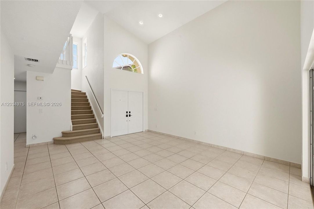 En Venta: $795,000 (4 camas, 2 baños, 2347 Pies cuadrados)